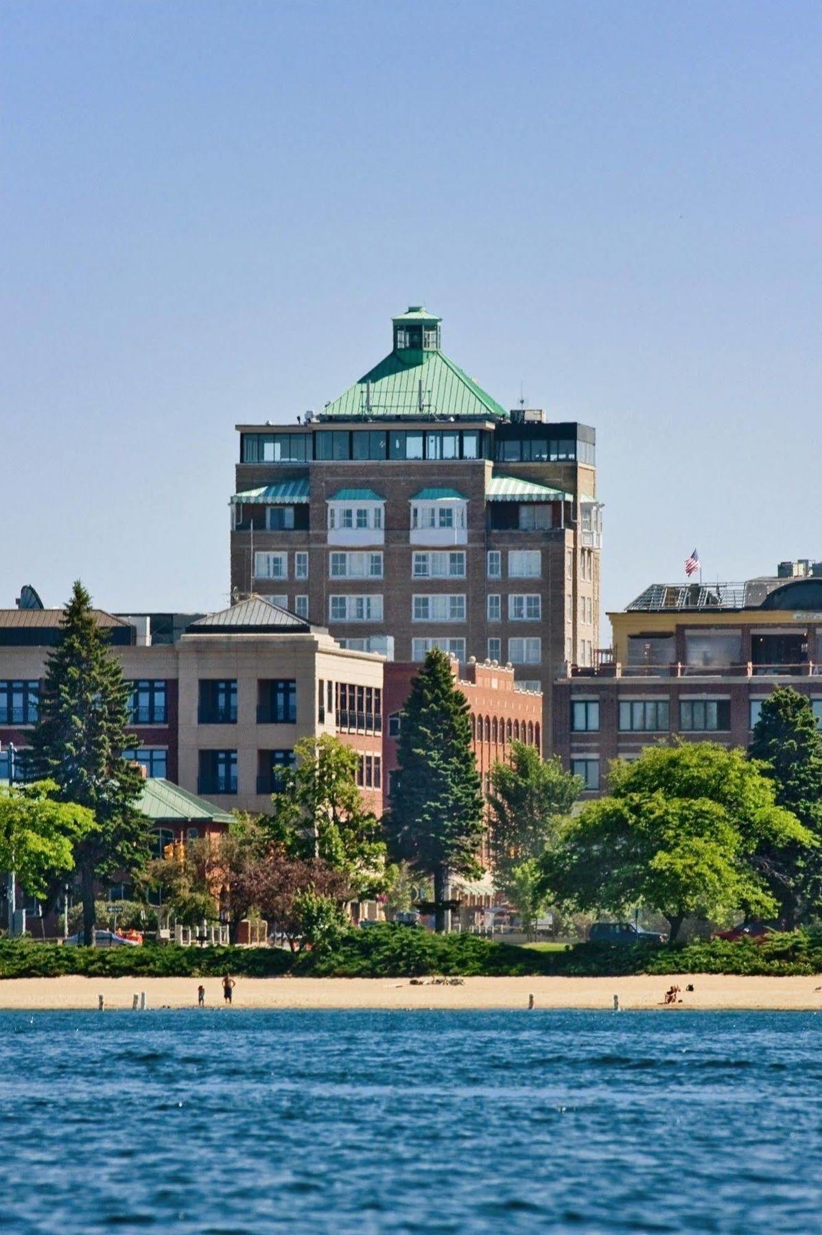 Park Place Hotel & Conference Center Traverse City Exterior photo